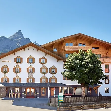 Der Gruene Baum Mountain Boutique Hotel-2